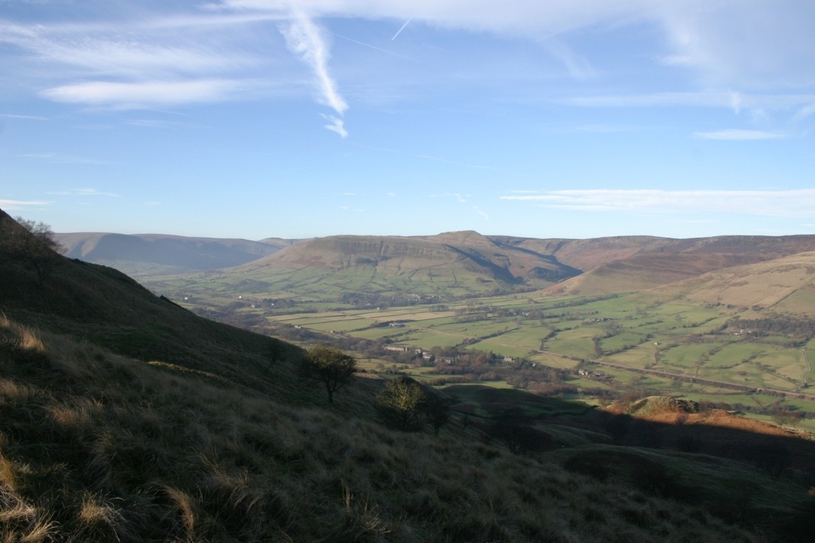 Looking Into Edale From Hollins Cross